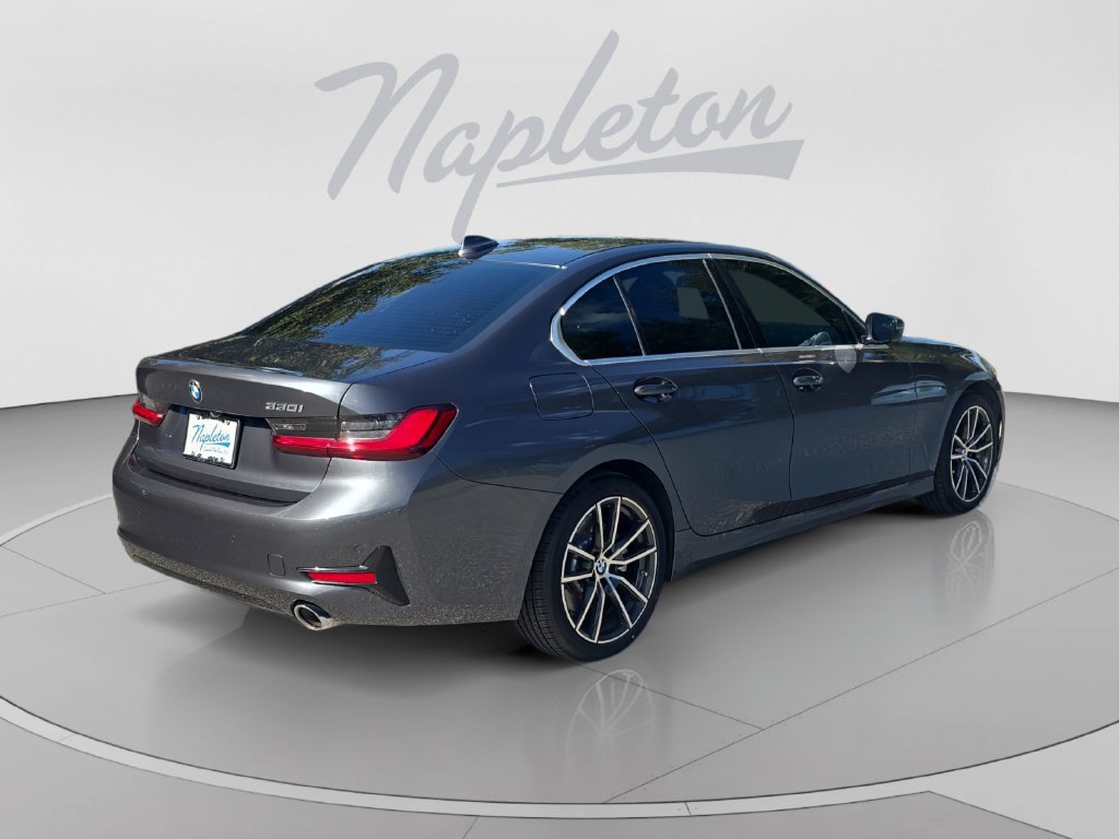 Used 2022 BMW 330i Sedan w/ Premium Package 2 RWD image 6