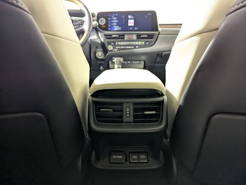 Used 2025 Lexus ES 350 Ultra Luxury FWD image 12