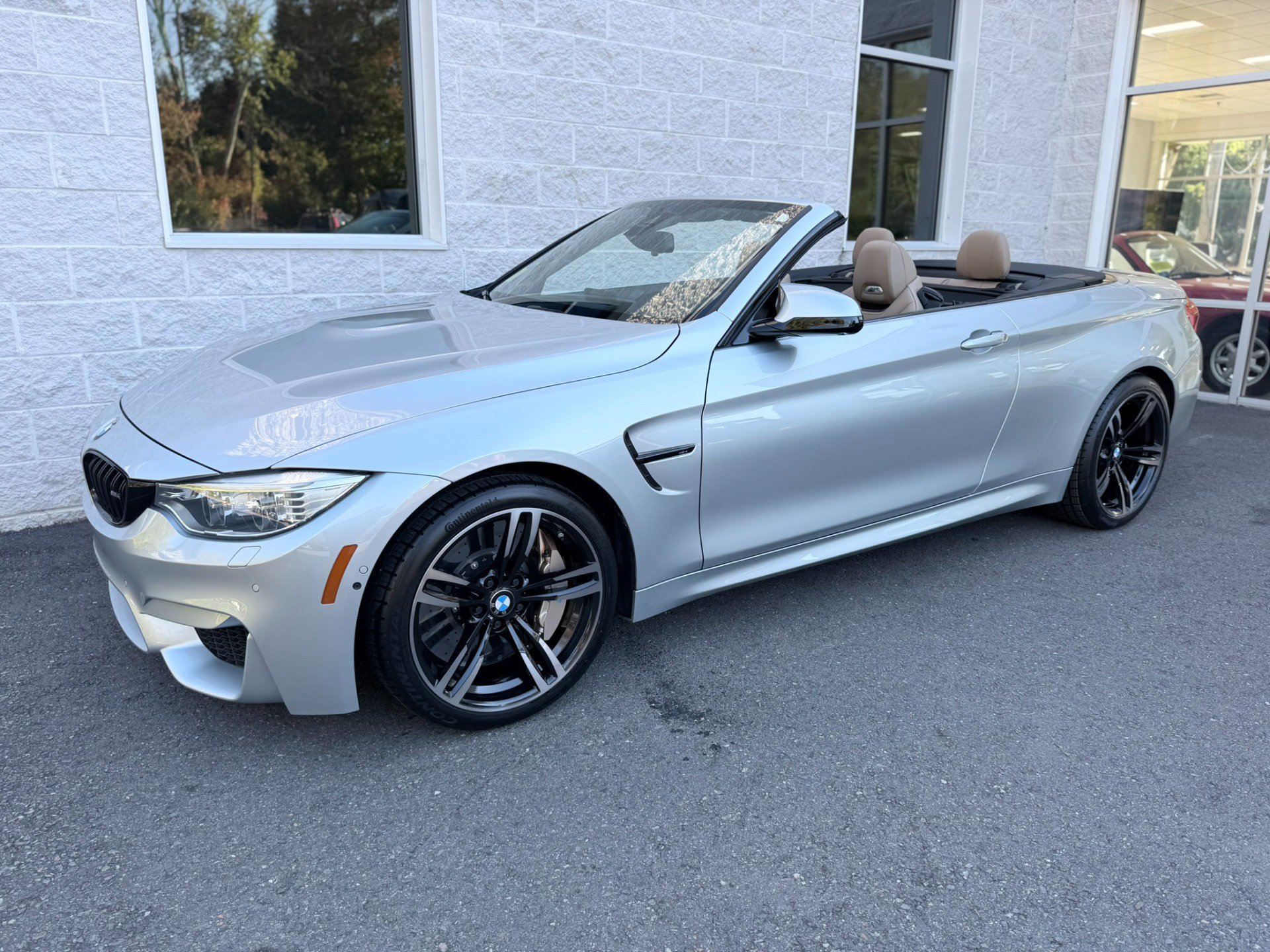 Used 2015 BMW M4 Convertible RWD image 9