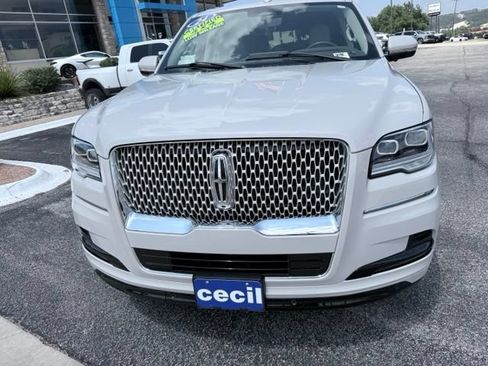 Used 2024 Lincoln Navigator Reserve AWD/4WD image 11