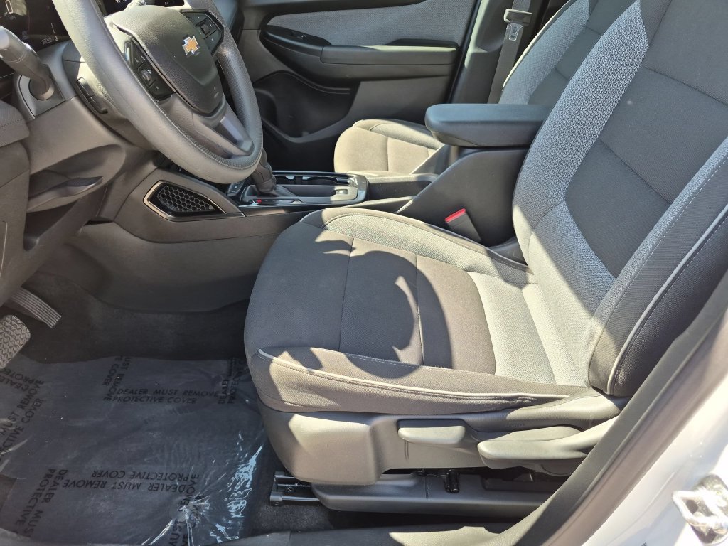 Used 2025 Chevrolet TrailBlazer LT AWD/4WD image 23