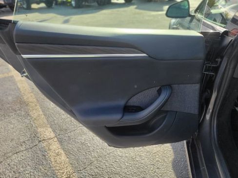 Used 2021 Tesla Model S Plaid image 18