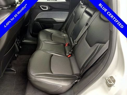 Used 2024 Jeep Compass Latitude AWD/4WD image 7