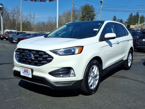 Certified 2022 Ford Edge SEL w/ Convenience Package AWD/4WD image 4