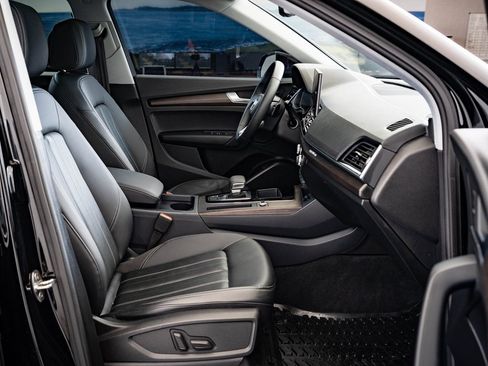 Certified 2025 Audi Q5 2.0T Premium w/ Convenience Plus Package image 21