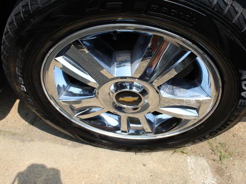 Used 2002 Chevrolet Suburban LS RWD image 31