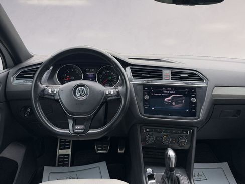 Used 2021 Volkswagen Tiguan SE image 10