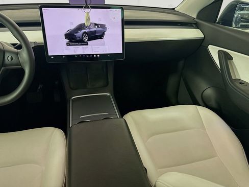 Used 2022 Tesla Model Y Long Range AWD/4WD image 26