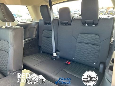 Used 2024 Nissan Pathfinder SV image 15