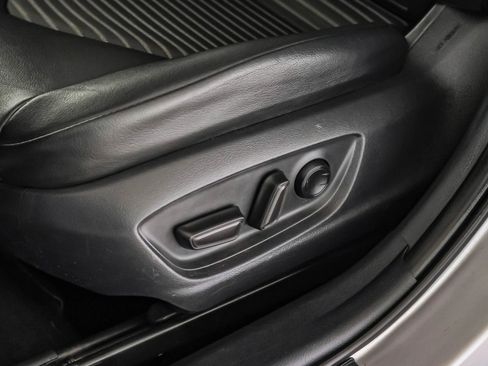 Used 2018 Toyota Camry SE FWD image 26