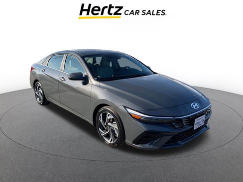 Used 2025 Hyundai Elantra Limited image 1