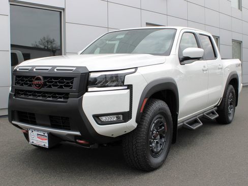 New 2026 Nissan Frontier PRO-4X w/ Pro-4x Convenience Package image 1