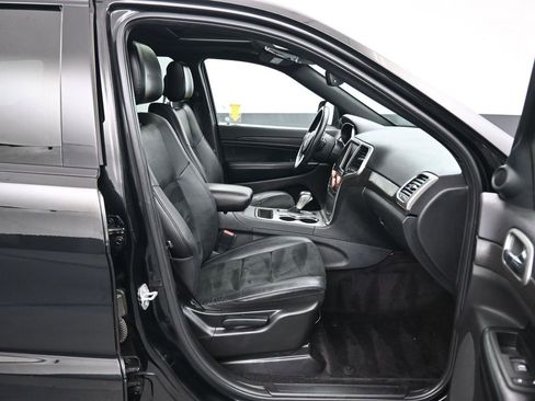 Used 2017 Jeep Grand Cherokee Altitude image 43