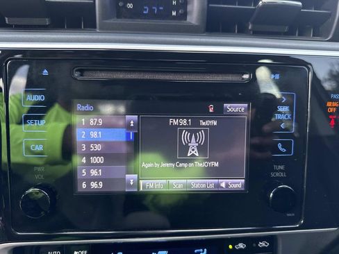 Used 2019 Toyota Corolla LE FWD image 29