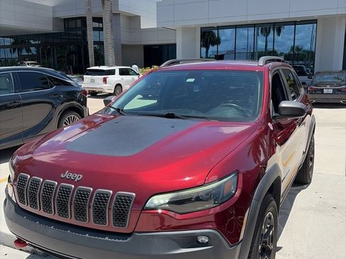 Used 2019 Jeep Cherokee Trailhawk w/ Trailer Tow Group AWD/4WD image 2