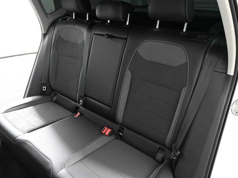 Certified 2023 Volkswagen Taos SE w/ Panoramic Sunroof Package FWD image 14