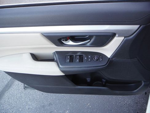 Used 2018 Honda CR-V LX image 13