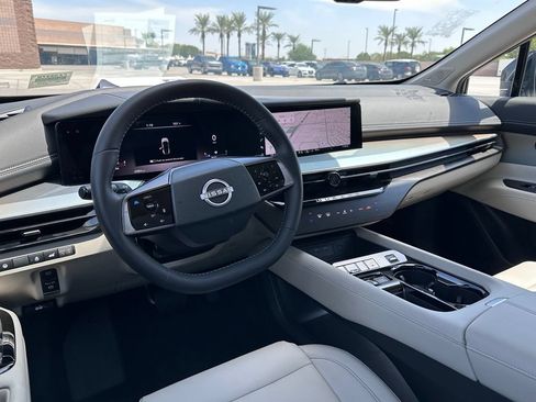 Used 2025 Nissan Murano SL AWD/4WD image 11
