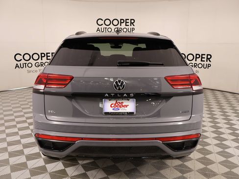 Used 2023 Volkswagen Atlas Cross Sport SEL R-Line AWD/4WD image 23