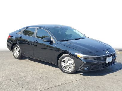 Used 2025 Hyundai Elantra SE