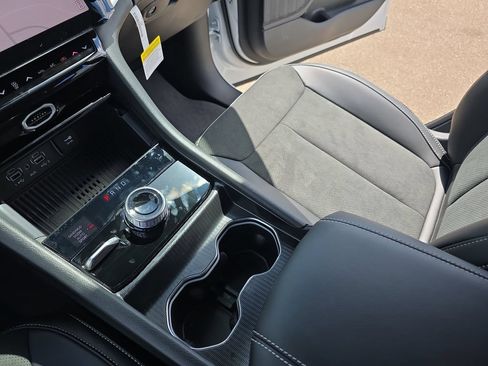 New 2026 Jeep Grand Cherokee Altitude AWD/4WD image 25