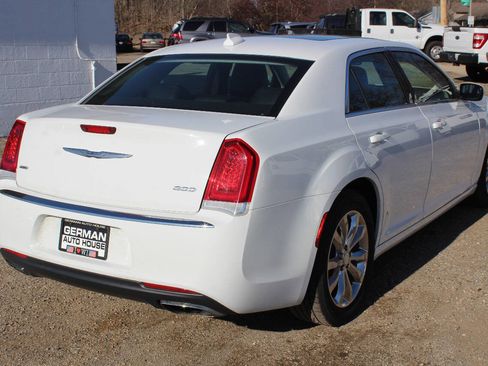 Used 2016 Chrysler 300 Limited AWD/4WD image 5