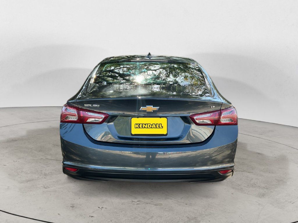 Used 2021 Chevrolet Malibu LT FWD image 10