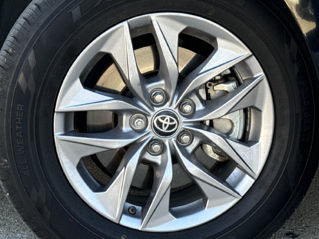 Used 2025 Toyota Sienna LE FWD image 10