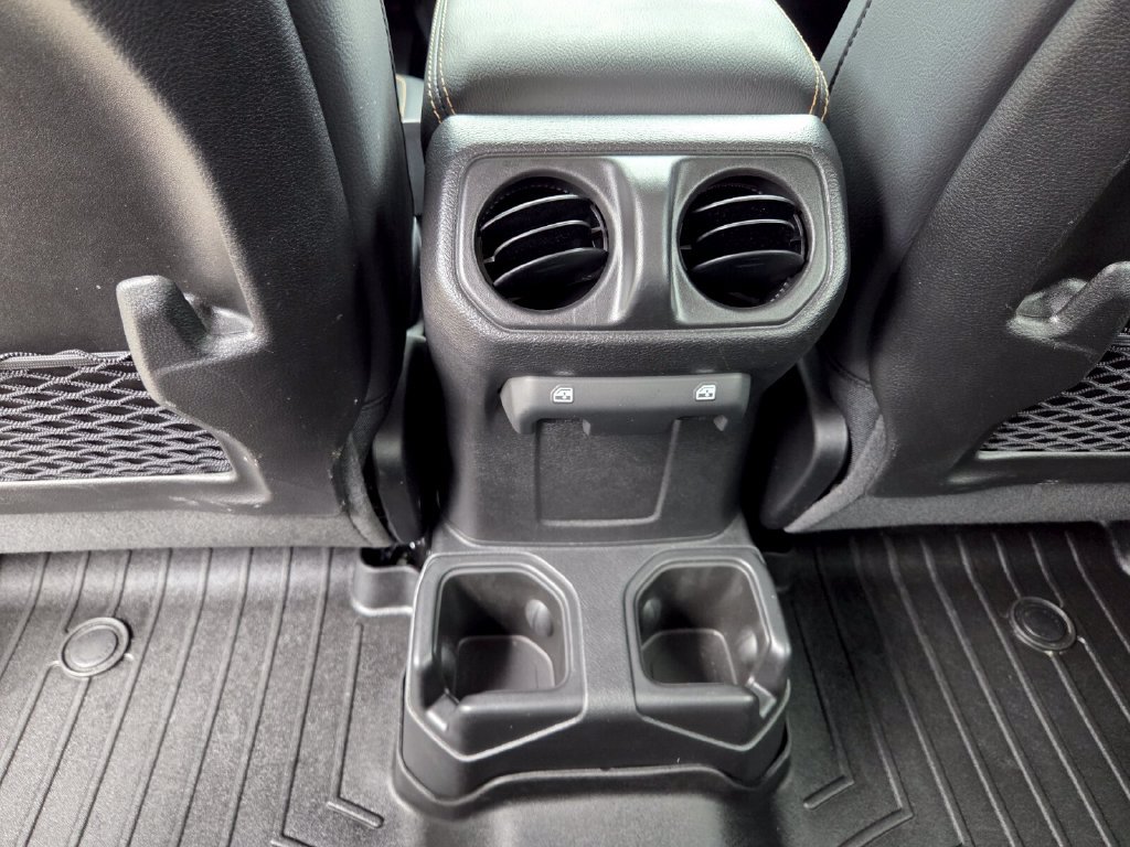 Certified 2025 Jeep Gladiator Sport AWD/4WD image 16