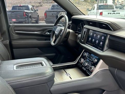 Used 2021 GMC Yukon XL Denali image 15