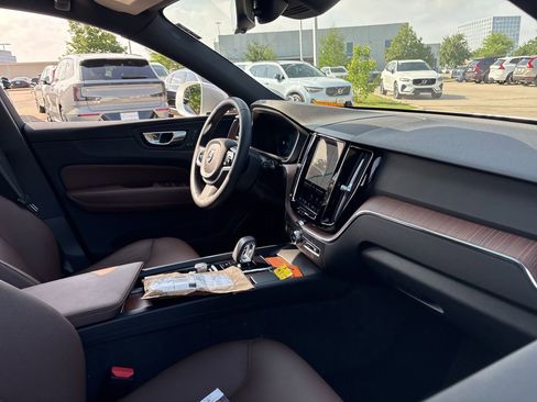 Certified 2023 Volvo XC60 B5 Plus w/ Climate Package image 14