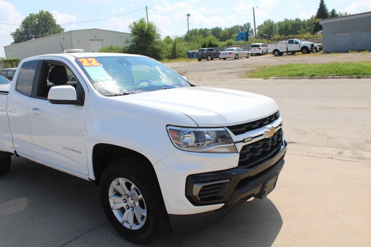 Used 2022 Chevrolet Colorado LT w/ Fleet Safety Package AWD/4WD image 5