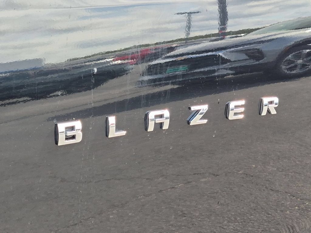 Certified 2023 Chevrolet Blazer LT w/ Convenience Package FWD image 30
