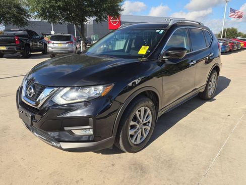 Used 2017 Nissan Rogue SV w/ SV Premium Package AWD/4WD image 7