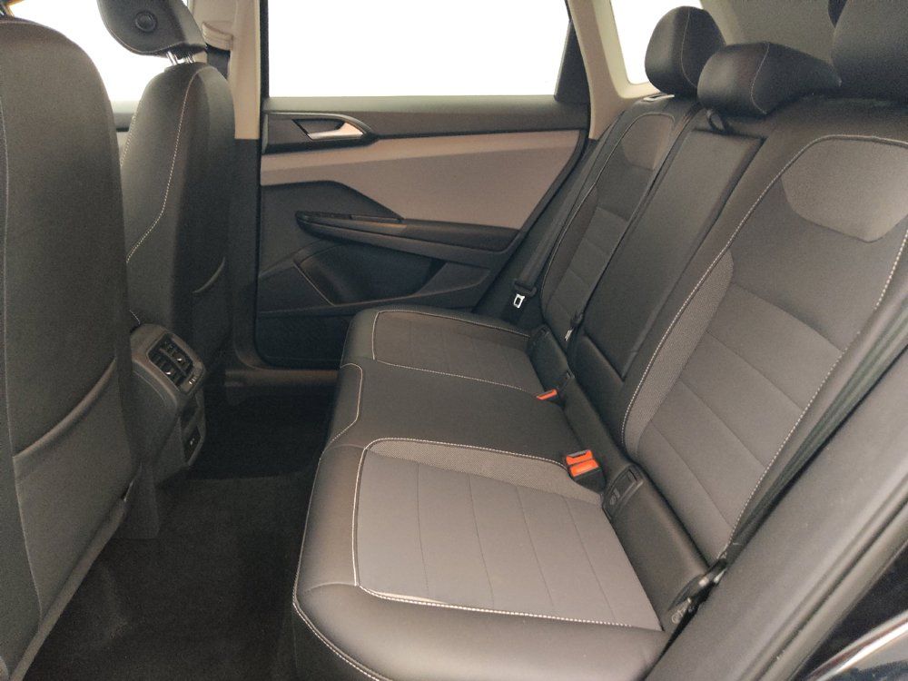 Used 2023 Volkswagen Taos SE FWD image 18