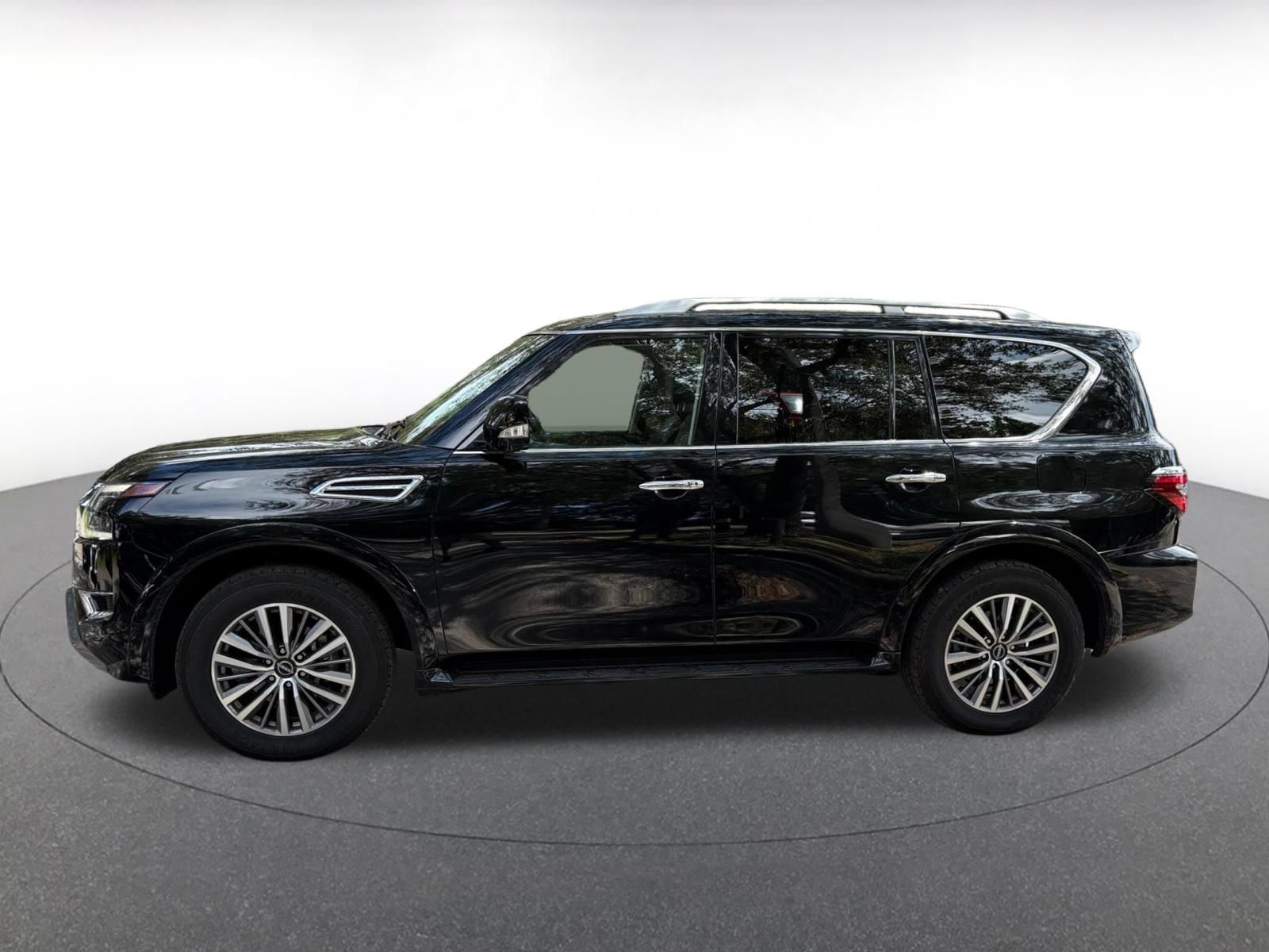 Used 2024 Nissan Armada SL RWD image 7