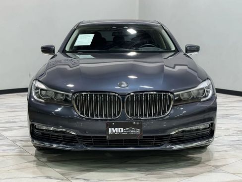 Used 2018 BMW 740i xDrive image 3