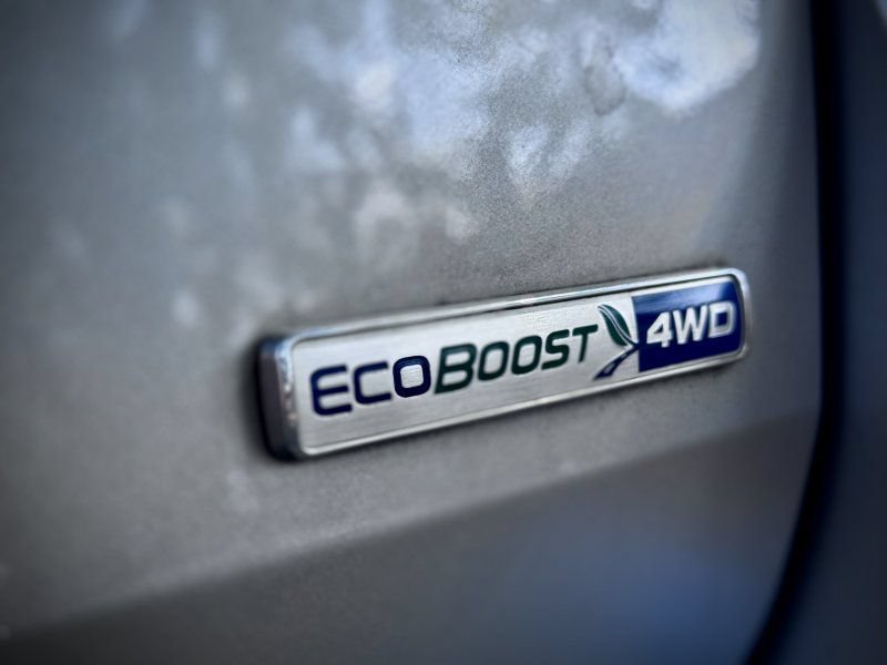 Used 2020 Ford Explorer XLT AWD/4WD image 12