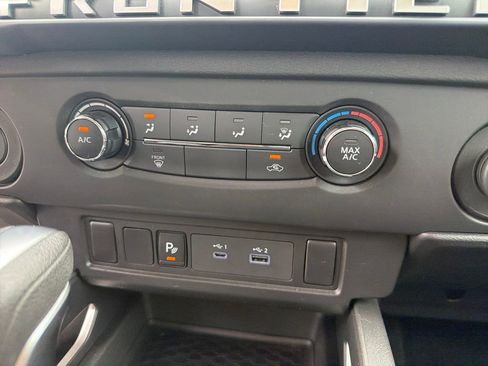 Used 2025 Nissan Frontier 2WD King Cab image 28