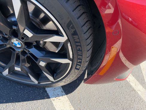 Used 2025 BMW 330i xDrive Sedan w/ M Sport Package image 9