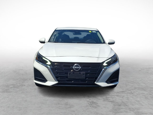 Used 2023 Nissan Altima 2.5 SV AWD/4WD image 2