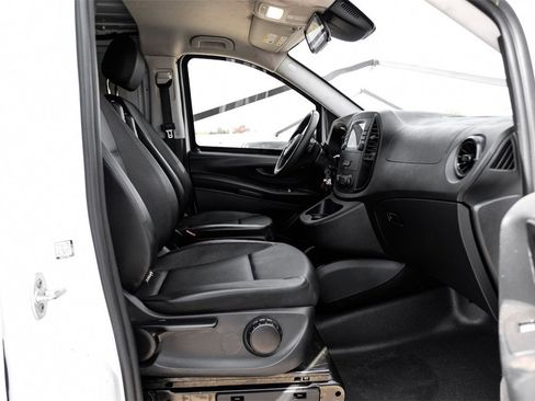 Used 2023 Mercedes-Benz Metris image 33