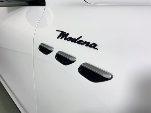 Used 2023 Maserati Grecale Modena image 4
