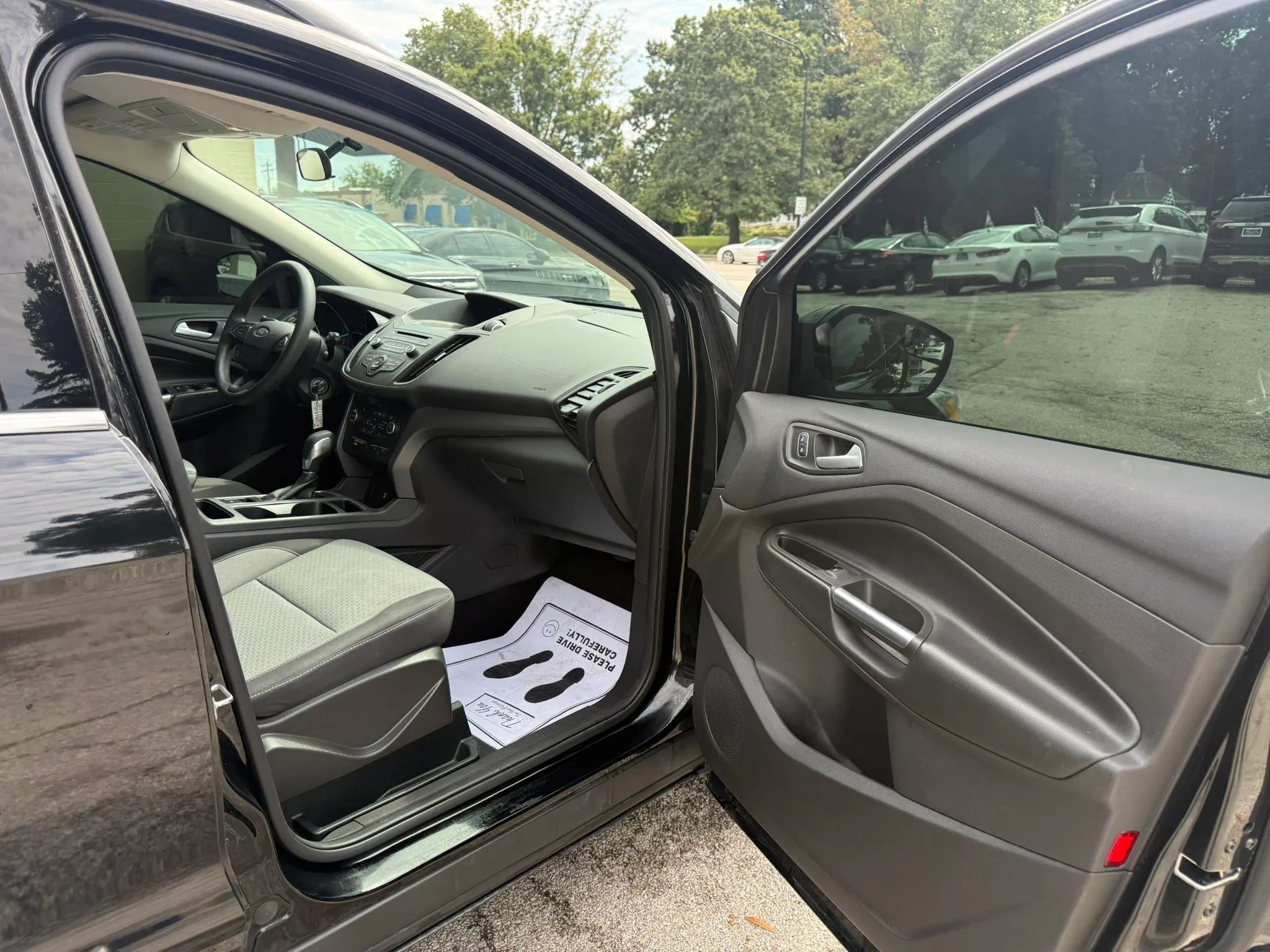 Used 2018 Ford Escape SE FWD image 18
