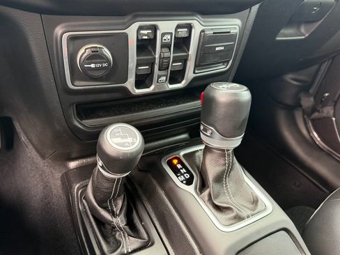 Used 2018 Jeep Wrangler Unlimited Sahara w/ Dual Top Group AWD/4WD image 34