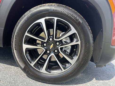 Used 2025 Chevrolet TrailBlazer LT FWD image 13
