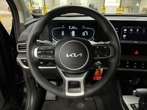 Used 2024 Kia Sportage LX image 18