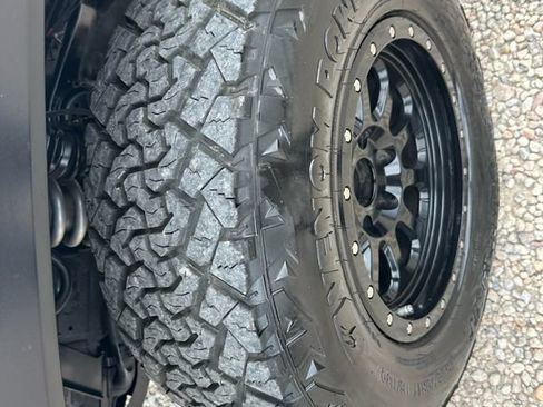 Used 2016 Toyota Tacoma TRD Off-Road AWD/4WD image 39