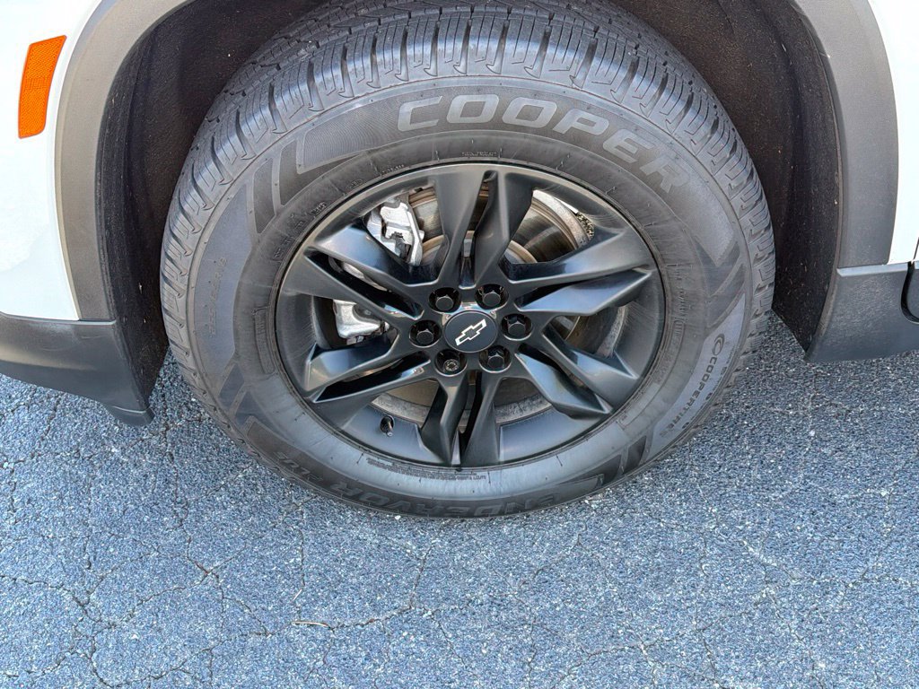 Used 2023 Chevrolet Traverse LT w/ Midnight/Sport Edition AWD/4WD image 28