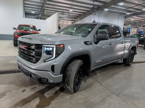 Used 2025 GMC Sierra 1500 Elevation AWD/4WD image 6
